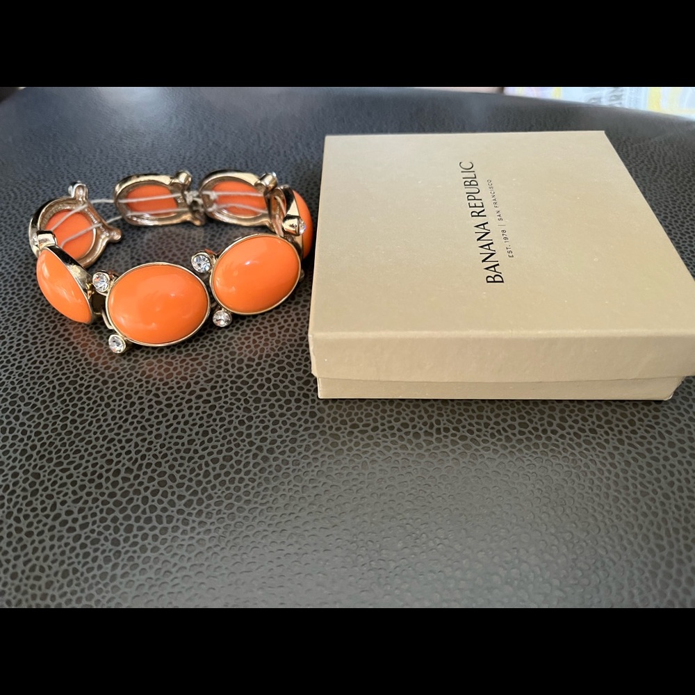 Banana republic orange bracelet EUC